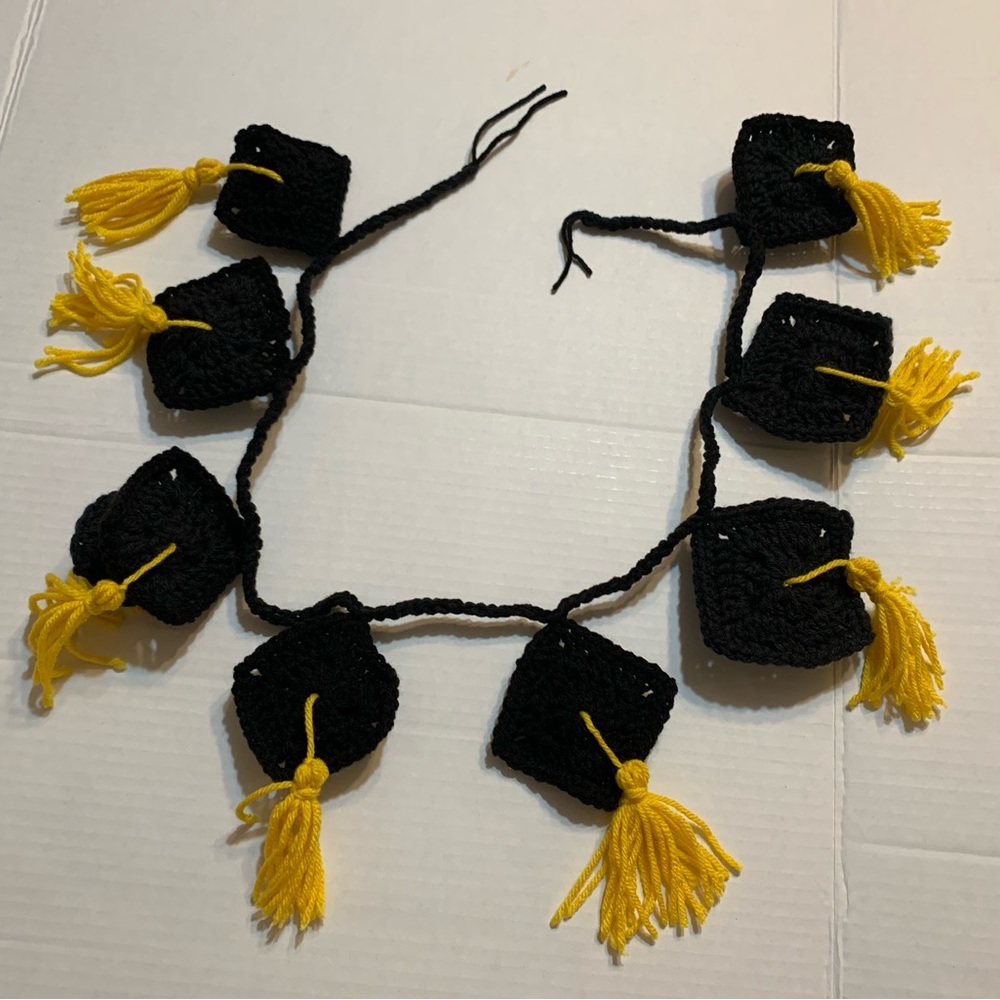 Graduation Cap Garland New Eight Crochet Handmade